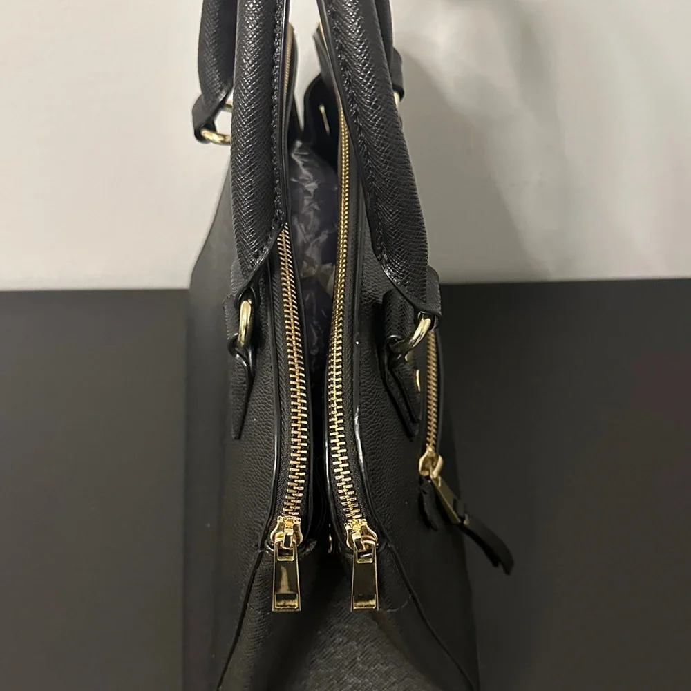 Aldo Elegant Black Handbag w Gold Hardware. NWOT. - Picture 4 of 16